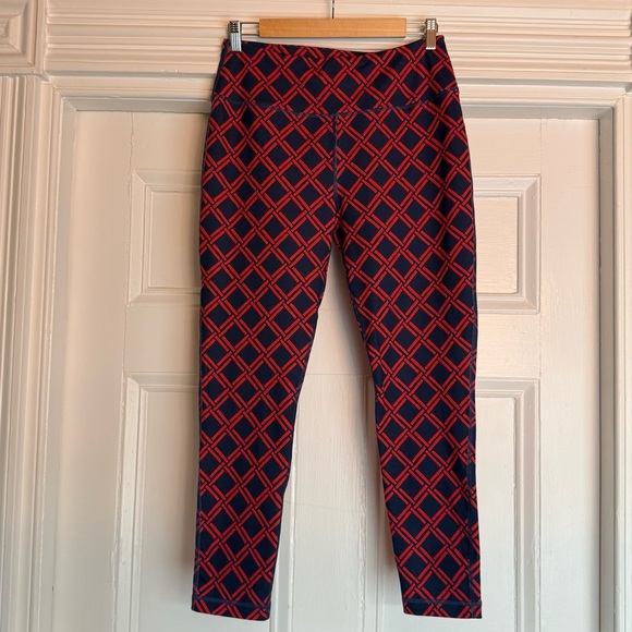 NWT Vineyard Vines Women’s Printed Performance Leggings Medium Deep Bay Geo Red - Picture 3 of 10